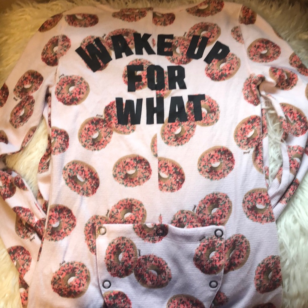 Victoria’s Secret PINK cotton onesie pajama 💕🍩